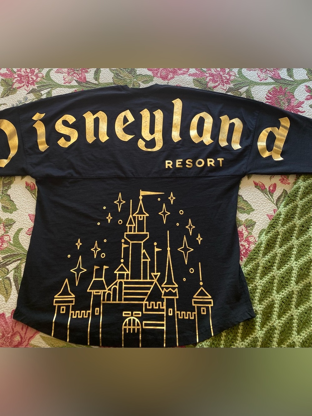 Womens XL Black & Gold Castle Graphic Long Sleeve Shirt